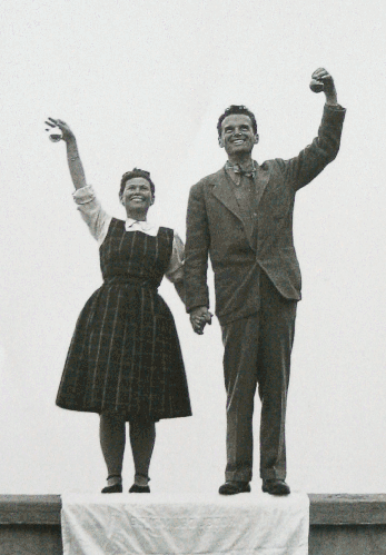 Black and white photograph of Ray and Charles Eames